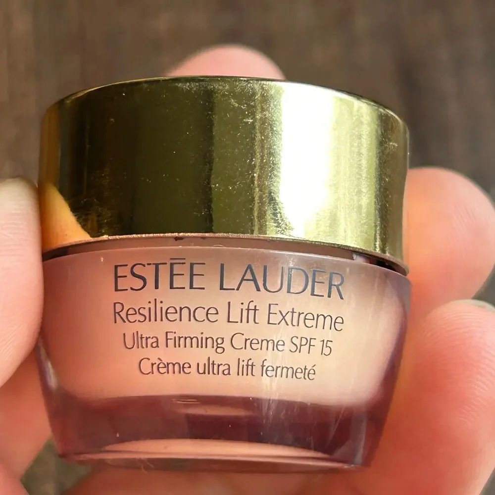 4 Estée Lauder samples Resilience Multi-Effect &  lift revitalizing supreme
